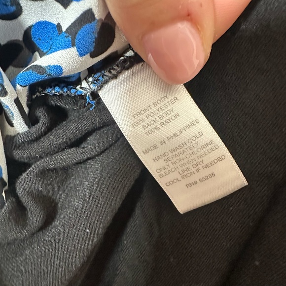 Express Sleeveless Blouse (XL) - Picture 7 of 7